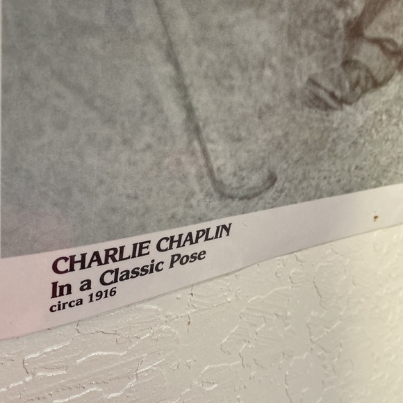 Charlie Chaplin in a classic pose circa 1916 - Picture 2 of 4